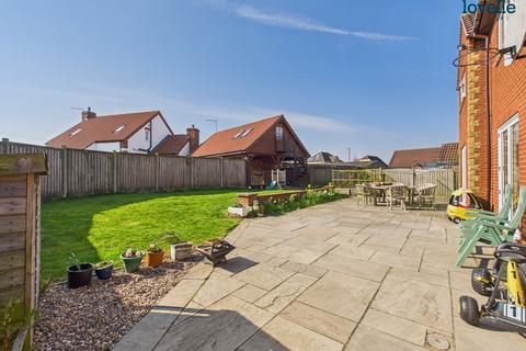 4 bedroom detached house for sale, Homeleigh Court, Market Rasen, LN8