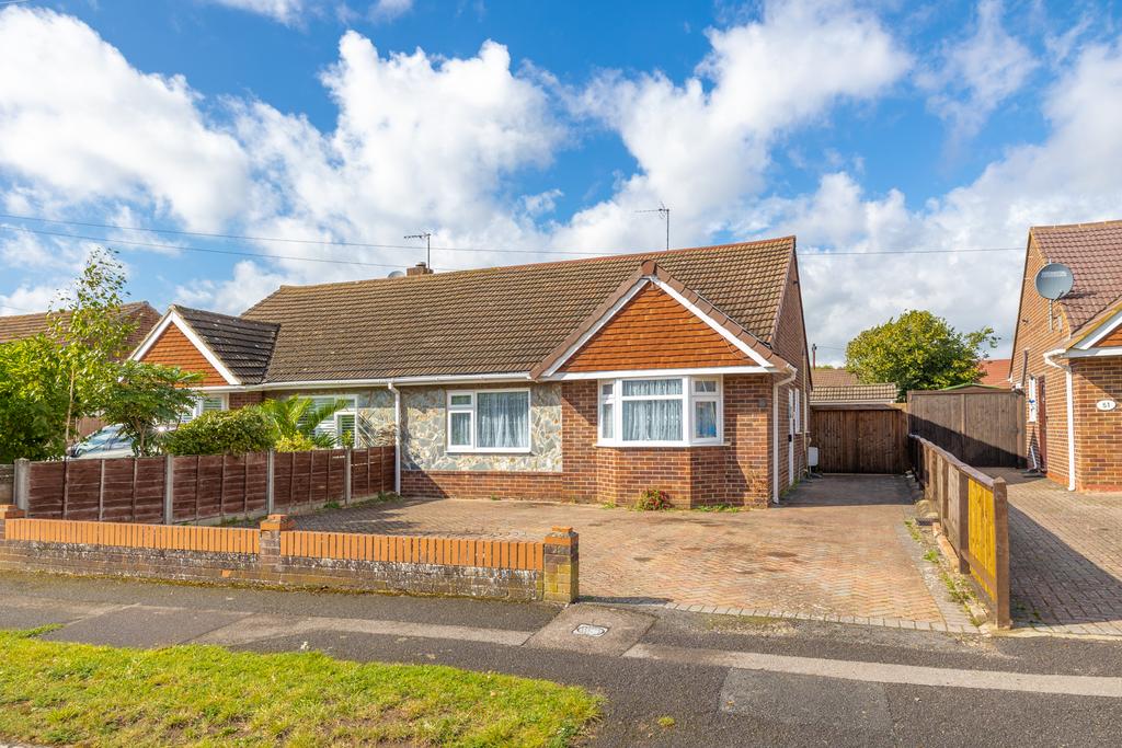 Winton Road, Reading, RG2 8HJ 2 bed bungalow for sale - £375,000