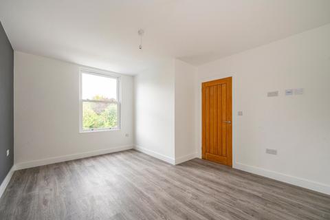 1 bedroom flat to rent, High Street, Morley, LS27