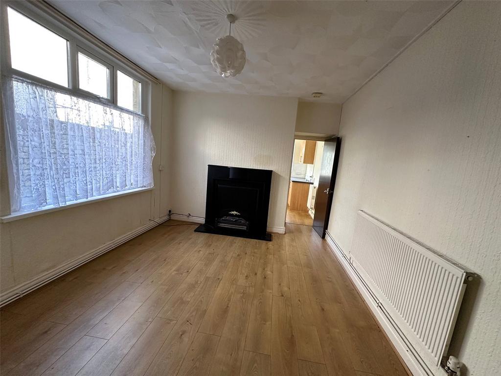 Moorland Road, Splott, Cardiff, CF24 4 bed terraced house for sale £