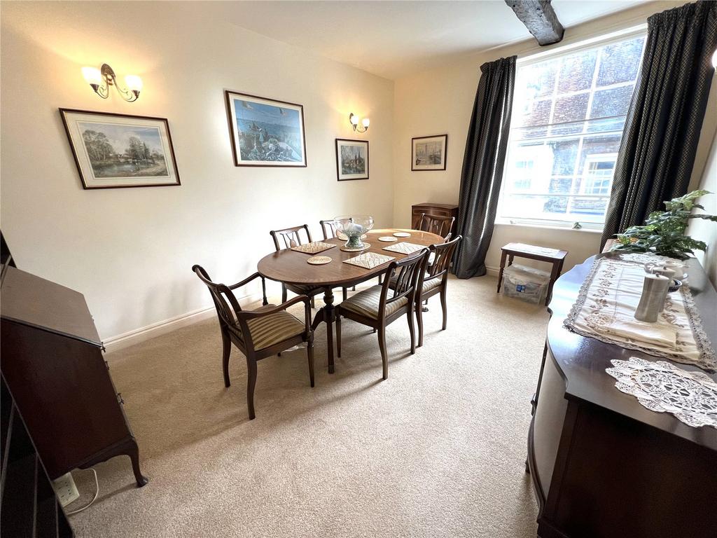 Salisbury Street, Blandford Forum, Dorset, DT11 2 bed apartment for