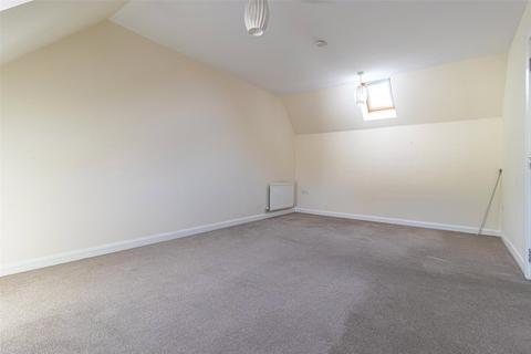 2 bedroom apartment to rent, Hidcot Court, Swindon SN25