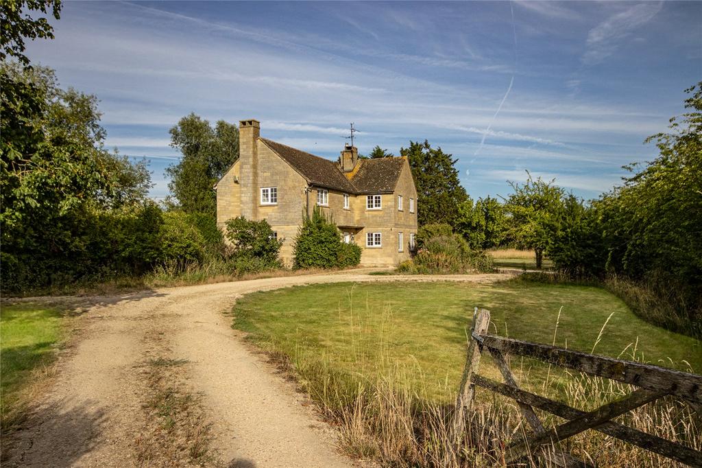 Stratton Road, Swindon SN4 4 bed detached house - £2,200 pcm (£508 pw)