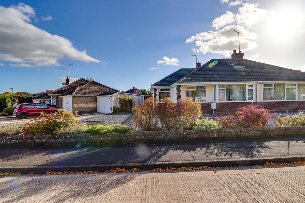 Lawn, Swindon SN3 3 bed bungalow for sale £365,000