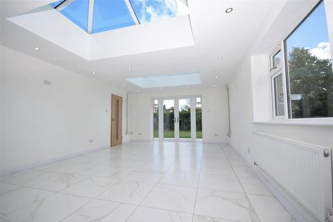 4 bedroom detached house for sale, Cheriton Drive, Ravenshead, Nottingham, NG15