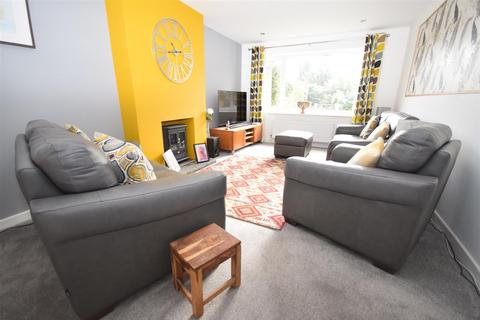 3 bedroom semi-detached house for sale, Winster Avenue, Ravenshead, Nottinghamshire, NG15