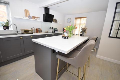 38 Swallow Crescent, Ravenshead, Nottingham, NG15 9JJ