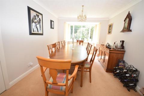6 Chestnut Close, Harlow Wood, Mansfield, NG18 4UW