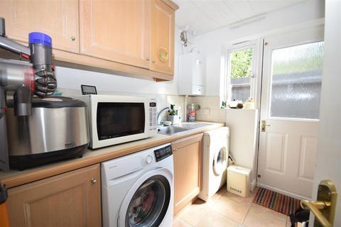 6 Chestnut Close, Harlow Wood, Mansfield, NG18 4UW