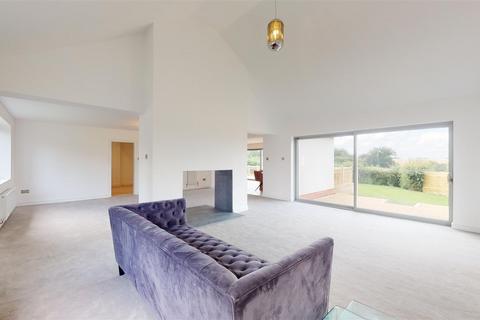 4 bedroom detached house for sale, Oxton Hill, Southwell, Nottinghamshire, NG25