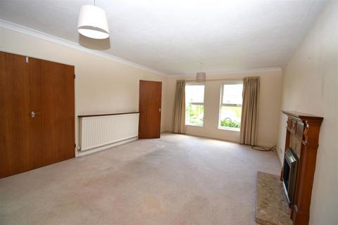 4 bedroom detached house for sale, Halam Road, Southwell, Nottinghamshire, NG25