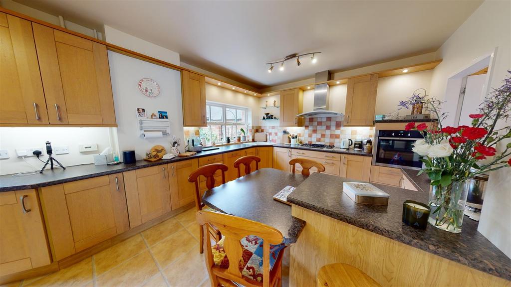 Main-St-Oxton-Southw