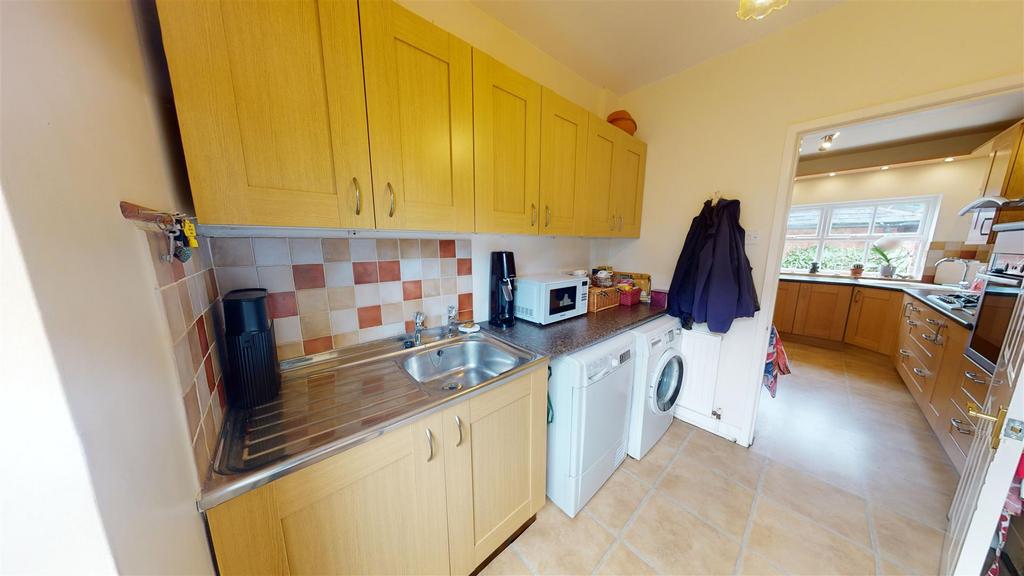 Main-St-Oxton-Southw