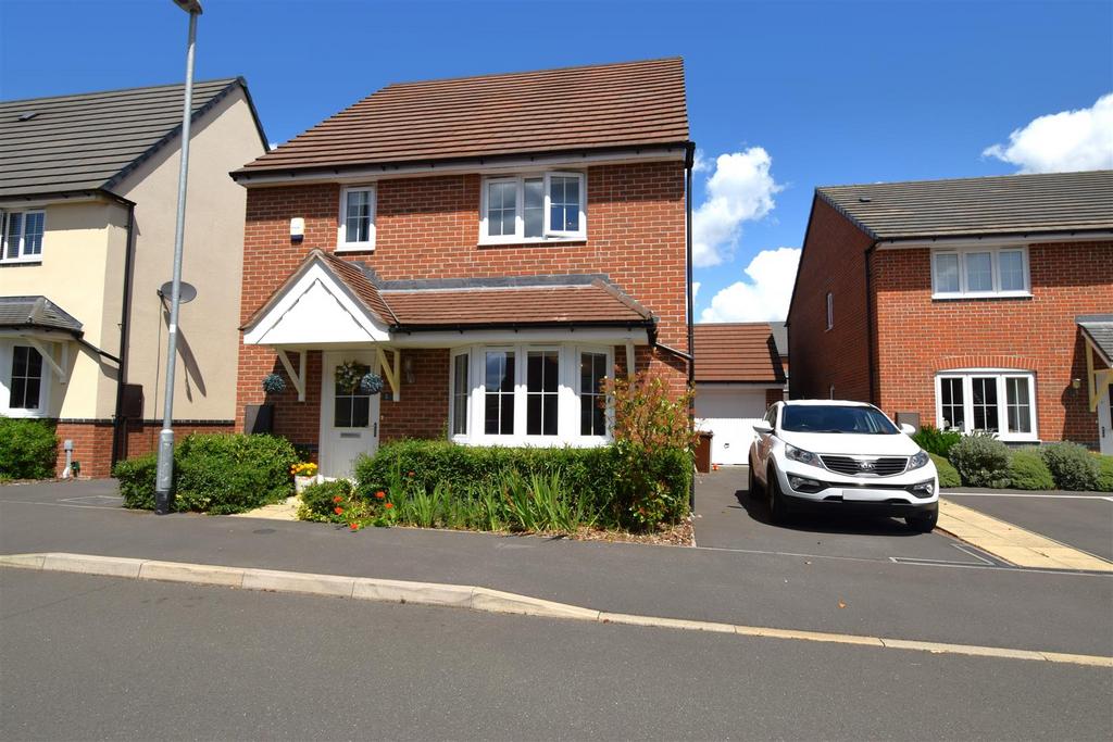 Browns Court, Farnsfield... 4 bed detached house for sale £339,000