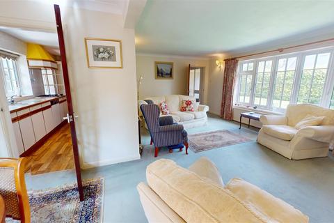 4 bedroom detached house for sale, Manor House Close, Lowdham, Nottingham, Nottinghamshire, NG14