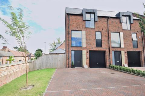 3 bedroom semi-detached house for sale, Bechers Court, Burgage, Southwell, Nottinghamshire, NG25