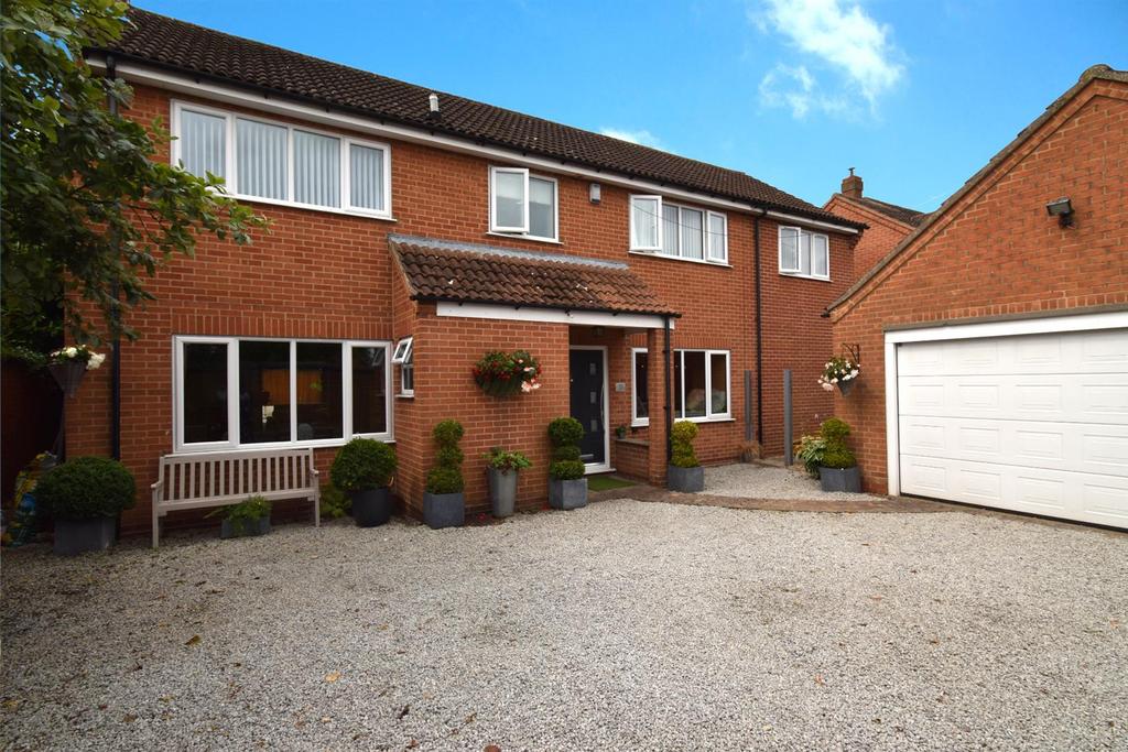 Longmead Drive, Fiskerton, Southwell, Nottinghamshire, NG25 5 bed