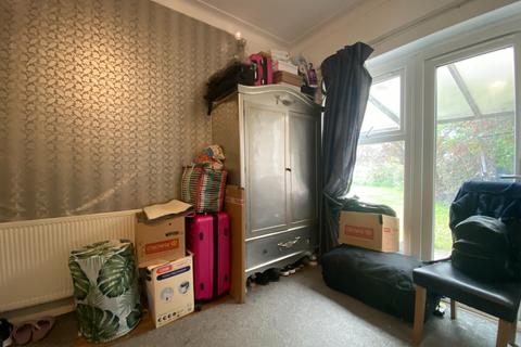 Studio to rent, Whitchurch Lane, Edgware, Greater London, HA8 6QL
