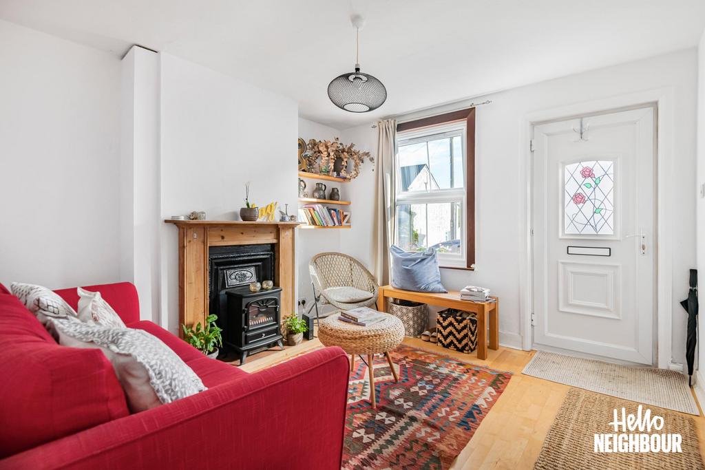 Down Road, Guildford, GU1 2 bed terraced house £1,300 pcm (£300 pw)