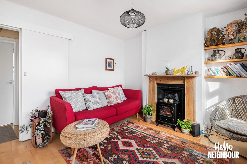 Down Road, Guildford, GU1 2 bed terraced house £1,300 pcm (£300 pw)
