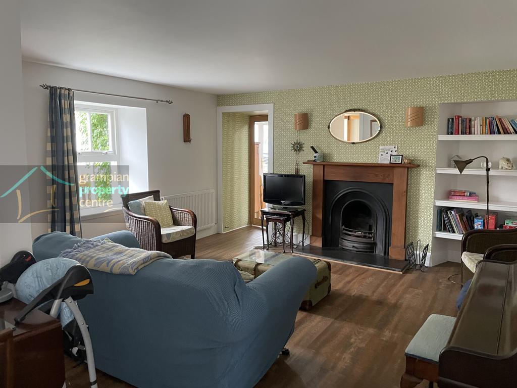 Lounge 3.JPG