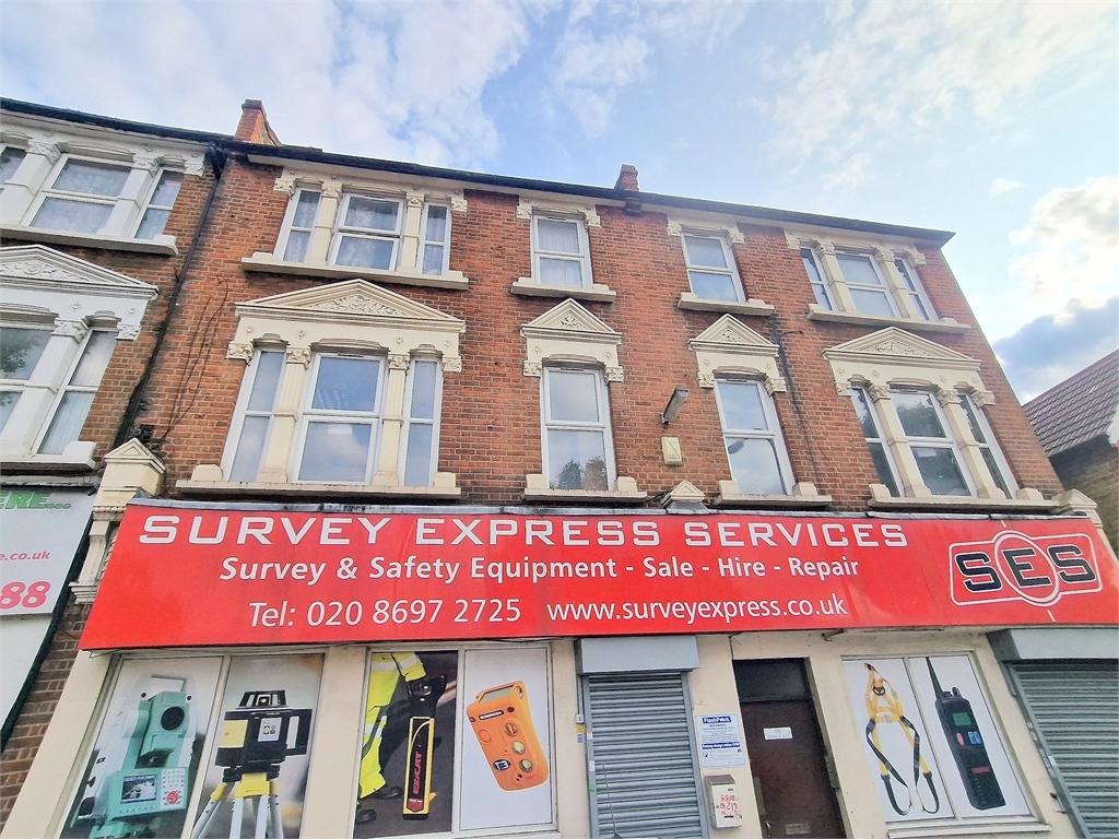 Brownhill Road, Catford, London, 2 bed flat £1,750 pcm (£404 pw)