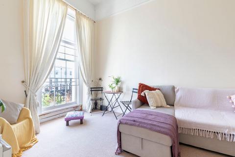 Flat 5, 4 Berkeley Street, Cheltenham, GL52 2SX