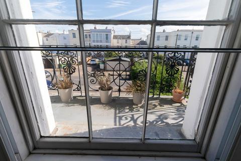 Flat 5, 4 Berkeley Street, Cheltenham, GL52 2SX