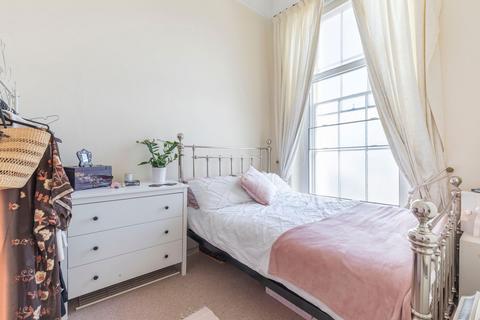 Flat 5, 4 Berkeley Street, Cheltenham, GL52 2SX