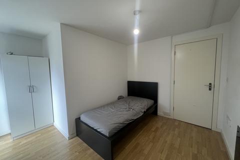 4 bedroom flat share to rent - 35 Sherwood Gardens, London, E14