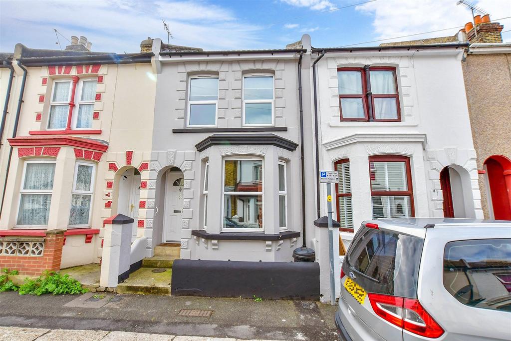 Gordon Road, Gillingham, Kent 3 bed terraced house for sale - £260,000