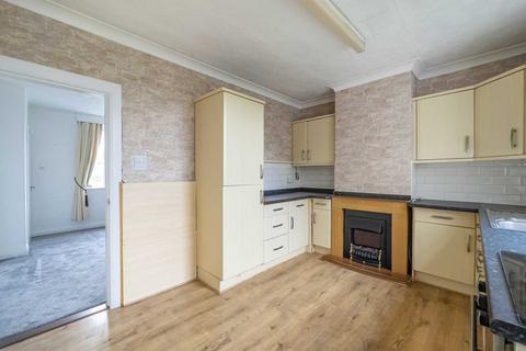 3 bedroom end of terrace house for sale, Newley Avenue, Birstall