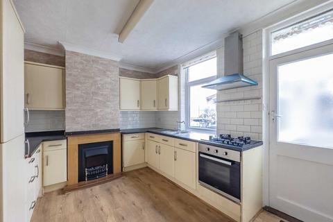 3 bedroom end of terrace house for sale, Newley Avenue, Birstall