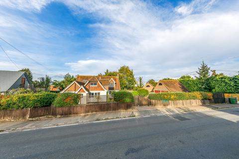 3 bedroom detached house for sale, Chinnor Road, Bledlow Ridge, HP14