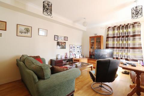 2 bedroom flat for sale, Croydon Road, Keston