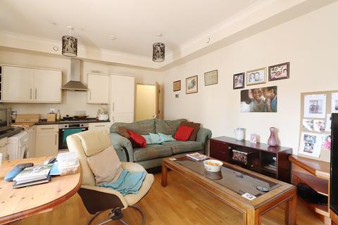 2 bedroom flat for sale, Croydon Road, Keston
