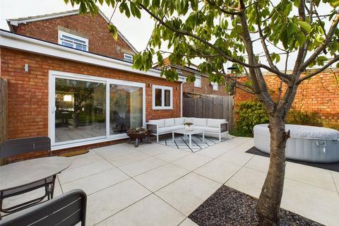 39 Podsmead Road, Gloucester, GL1 5PB