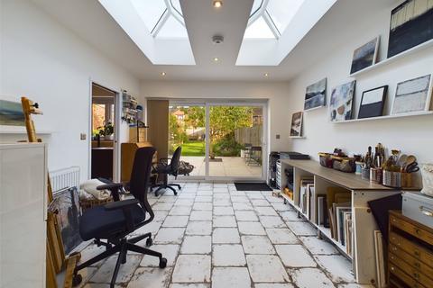 39 Podsmead Road, Gloucester, GL1 5PB