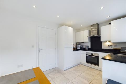 7 Ruby Avenue, Bishops Cleeve, Cheltenham, GL52 7ZL