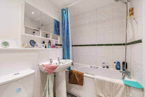 19 Alice Close, New Barnet, Barnet, EN5 1PB