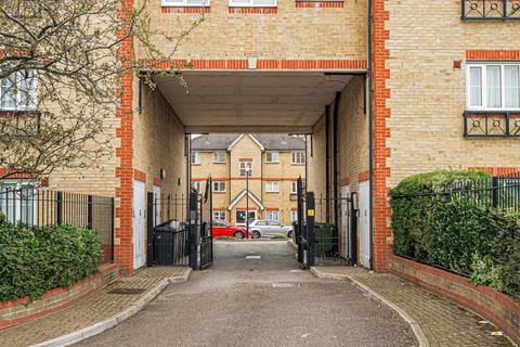 19 Alice Close, New Barnet, Barnet, EN5 1PB