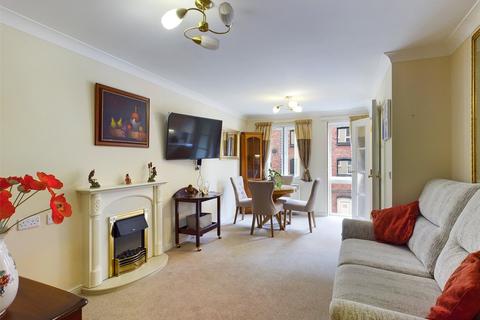 2 bedroom apartment for sale - Wallace Court, Station Street, Ross-On-Wye, Herefordshire, HR9