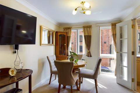 2 bedroom apartment for sale - Wallace Court, Station Street, Ross-On-Wye, Herefordshire, HR9