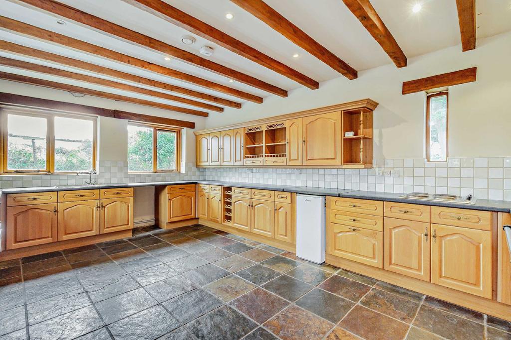 Llantrisant, Usk 2 bed detached house £1,200 pcm (£277 pw)