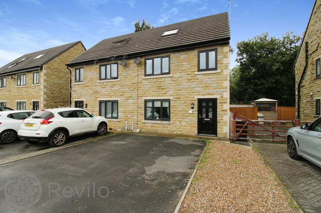 Fox Park Lane, Rochdale, OL16 3 bed semidetached house to rent £