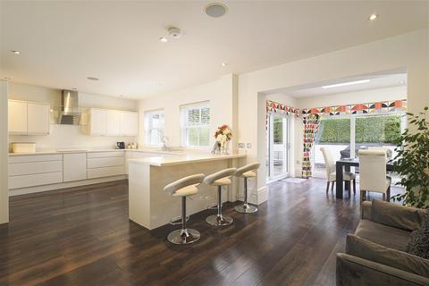 134 Sandwich Road, Whitfield, Dover, CT16 3JP