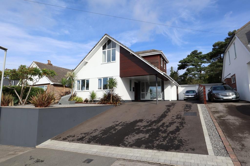 Meadow Rise, Broadstone, Dorset, BH18 5 bed detached house for sale £