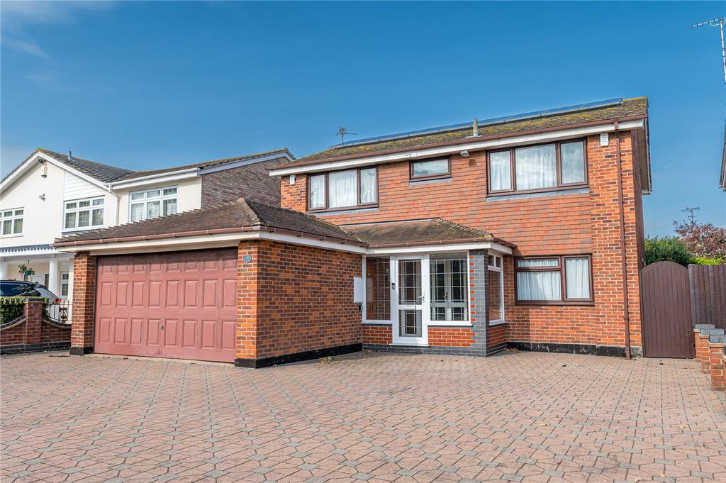 Maplin Way North, Thorpe Bay, Essex, SS1 4 bed detached house for sale