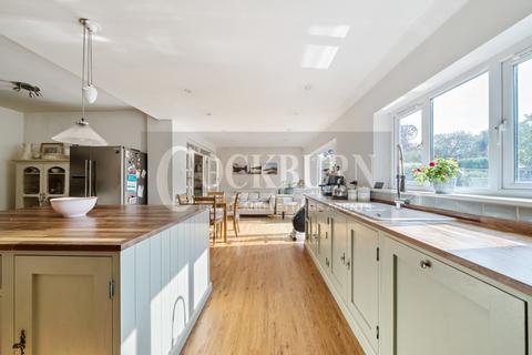 6 Bowmead, London, SE9 3NL