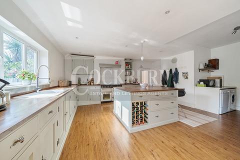 6 Bowmead, London, SE9 3NL